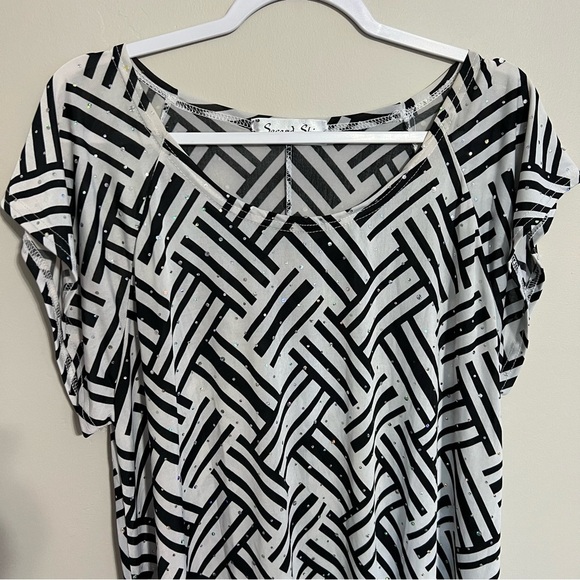 Second Skin NYC Black and White Sequin Top - Picture 2 of 7